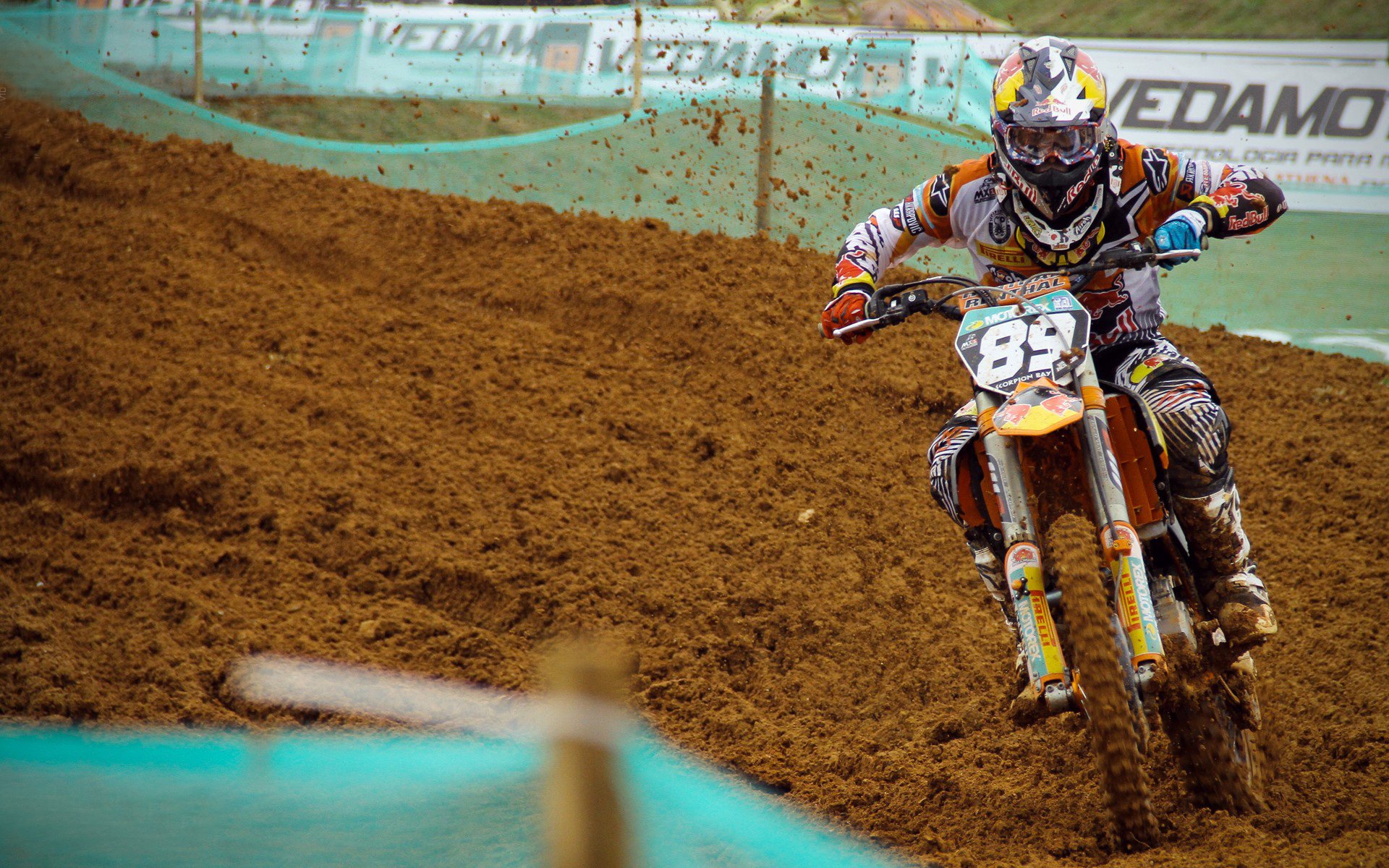 爱游戏体育-弗朗索瓦·斯图尔特：通过精准脚法调动全队，助力南非队赢得胜利